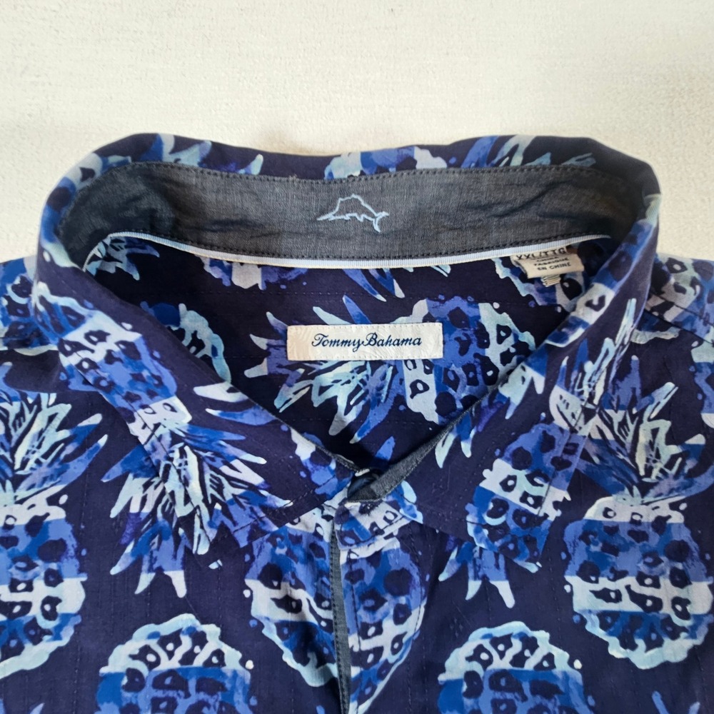 Tommy Bahama Button Down Shirt Mens XXL Blue Pineapple‎ Silk Short Sleeve - Picture 3 of 11
